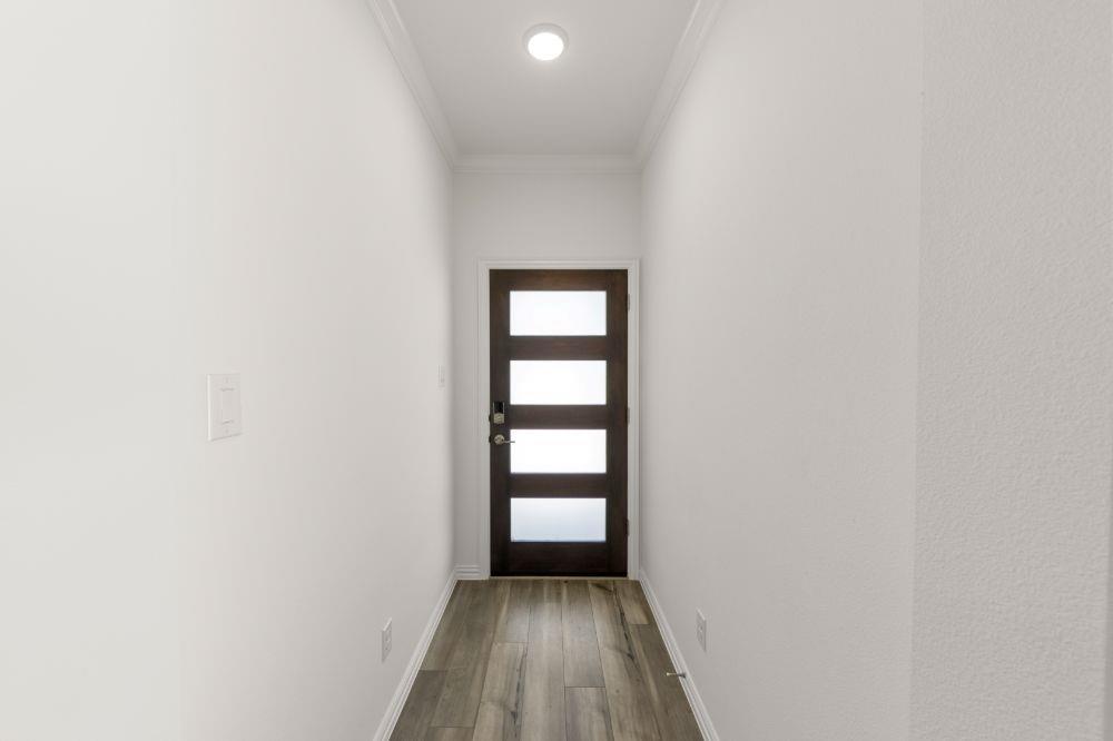 07. 1405 Grove Pond - Entry