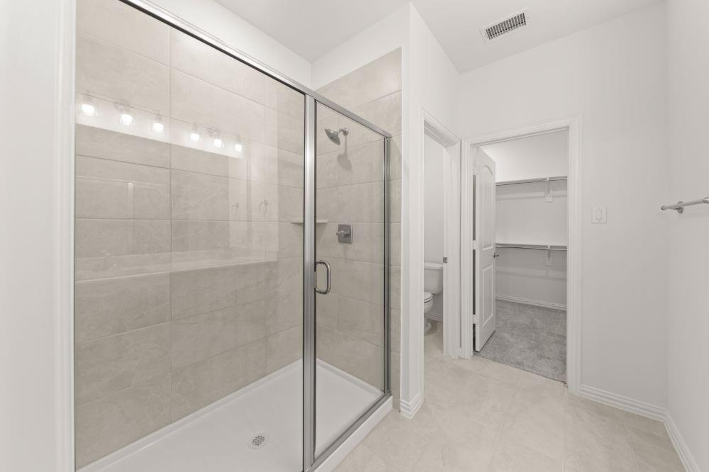 31. 1405 Grove Pond - Bath (3)