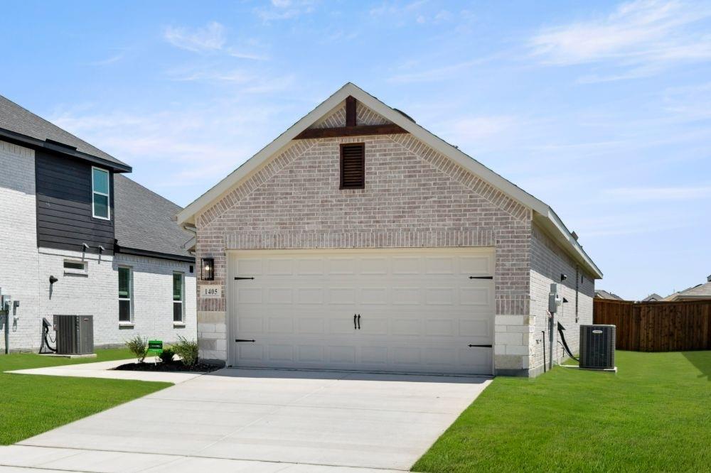 03. 1405 Grove Pond - Front (2)