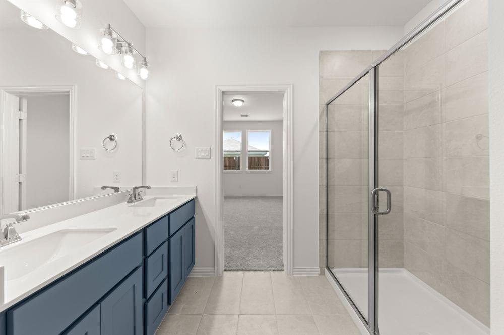 32. 1405 Grove Pond - Bath (4)