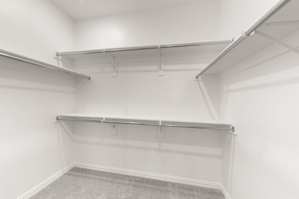 33. 1405 Grove Pond - Closet