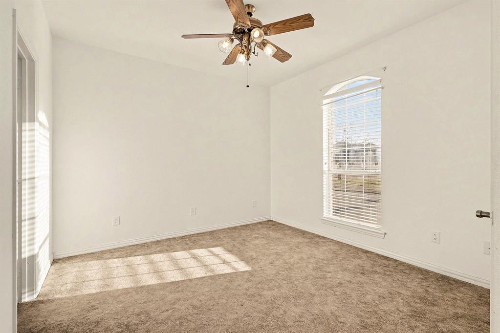 1001 W Remington Park Drive, Terrell, TX 75160