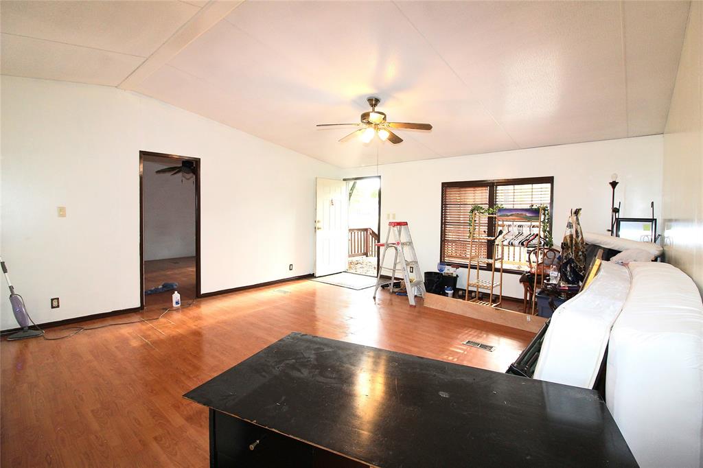 5199 Timarron Drive, Scurry, TX 75158