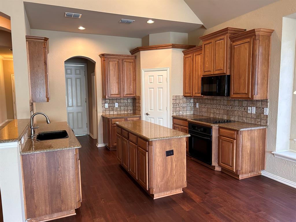6794 Calm Meadow Drive, Frisco, TX 75035