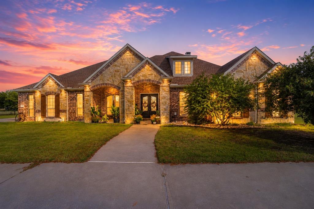 Welcome to 5229 Horseshoe Lane in Royse City, Texas!