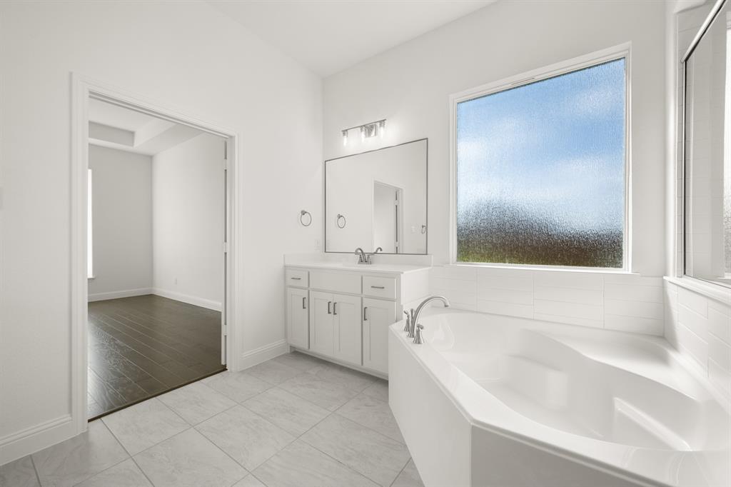 764 Texas Thistle- Primary Suite-5
