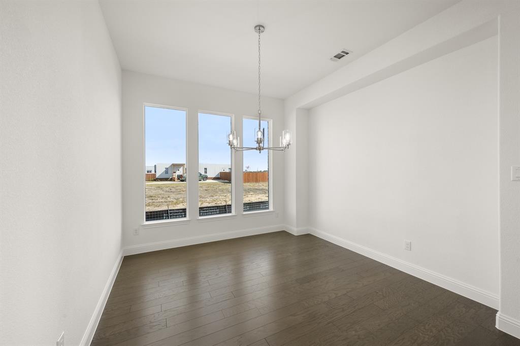 764 Texas Thistle- Dining-1