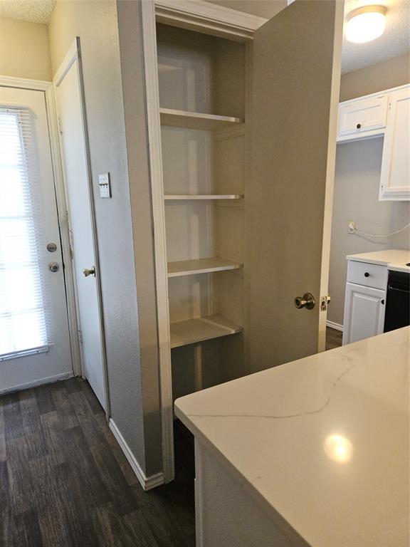 810 - Pantry closet.