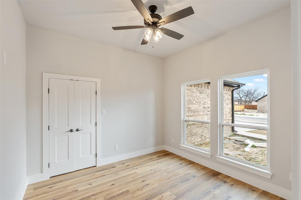 504 Limestone Circle, Mabank, TX 75147
