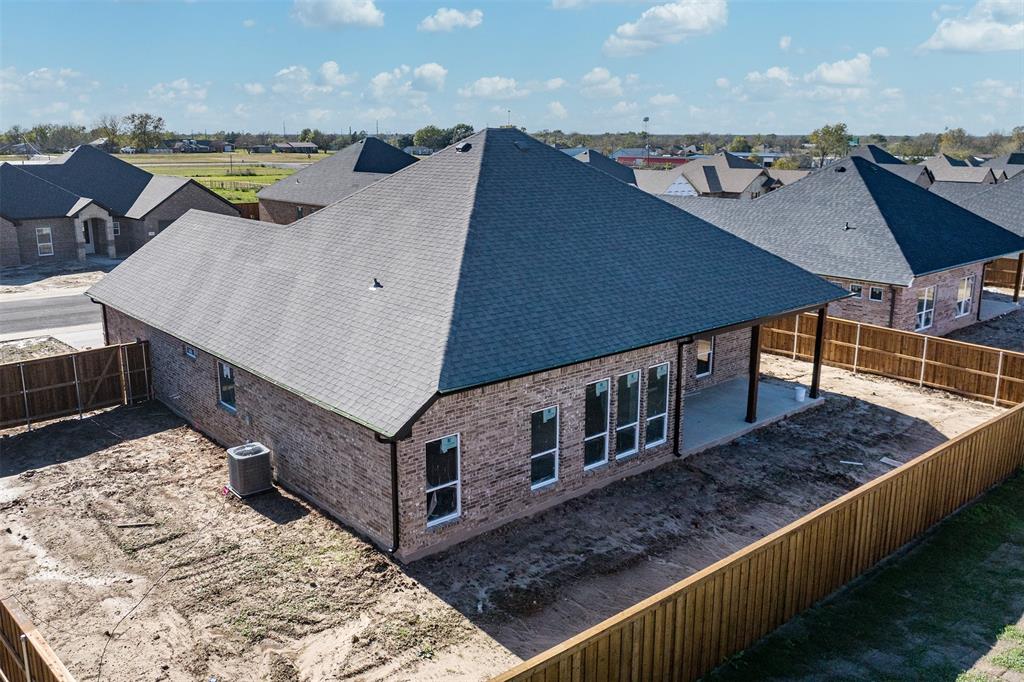 504 Limestone Circle, Mabank, TX 75147