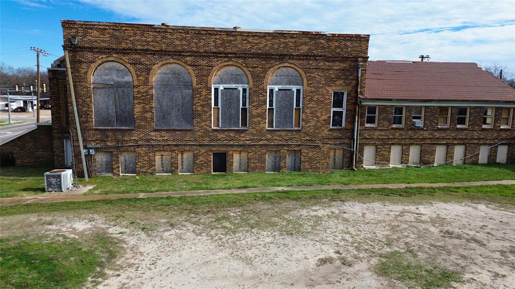 3907 Lee Street, Greenville, TX 75401
