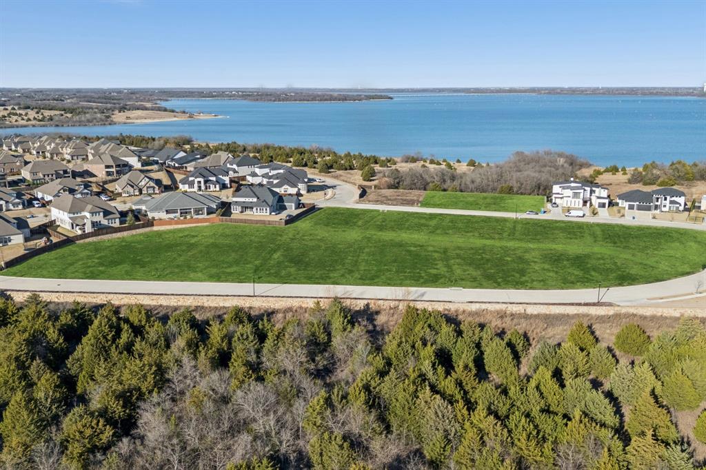 Scenic views of Lavon Lake and abundant amenities throughout the neighborhood