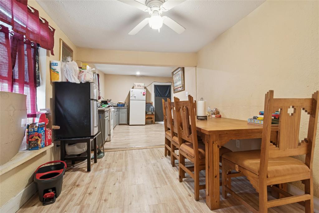 805 E 11th Street, Kemp, TX 75143 805 E 11th Street, Kemp, TX 75143
