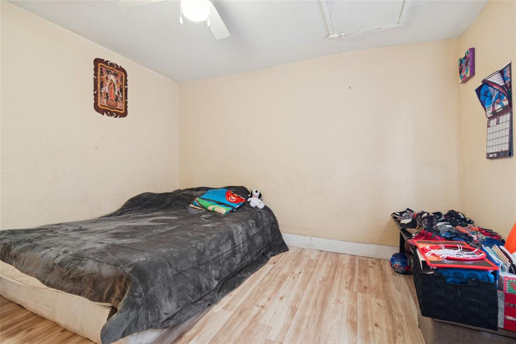 805 E 11th Street, Kemp, TX 75143