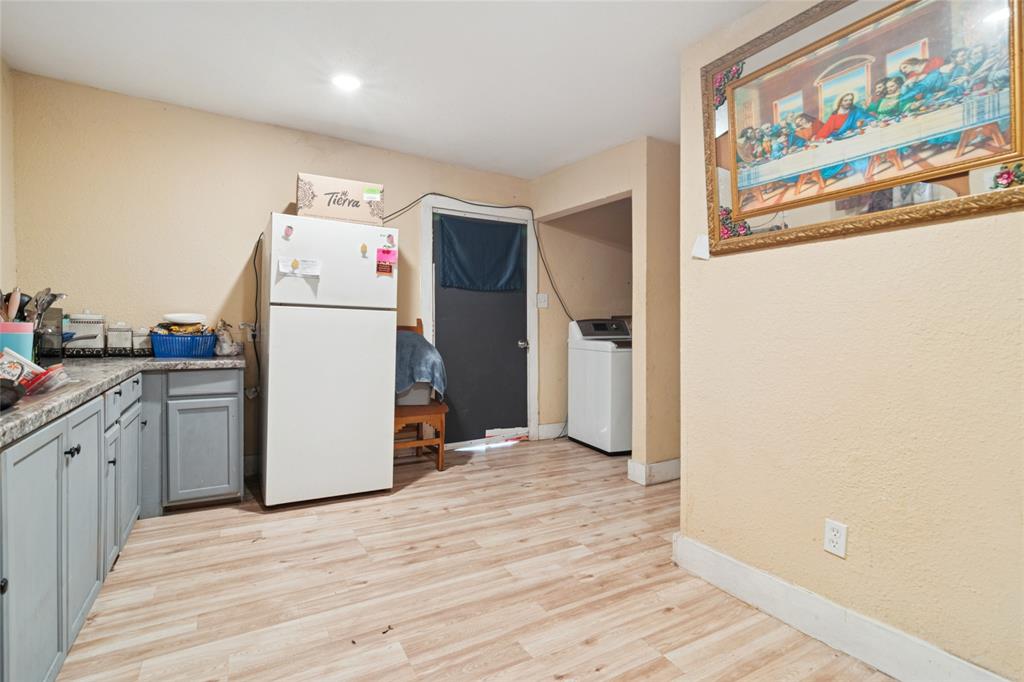 805 E 11th Street, Kemp, TX 75143 805 E 11th Street, Kemp, TX 75143