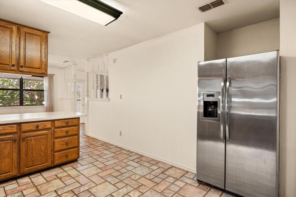 706 Tahiti Drive, Granbury, TX 76048