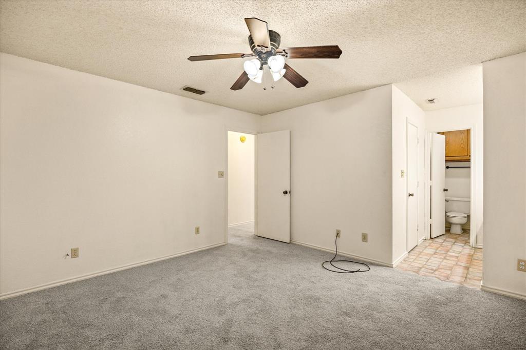 706 Tahiti Drive, Granbury, TX 76048