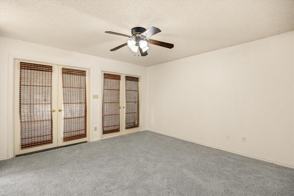 706 Tahiti Drive, Granbury, TX 76048