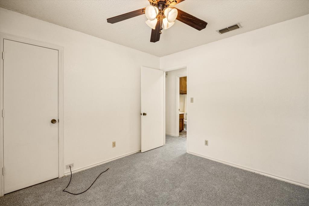 706 Tahiti Drive, Granbury, TX 76048