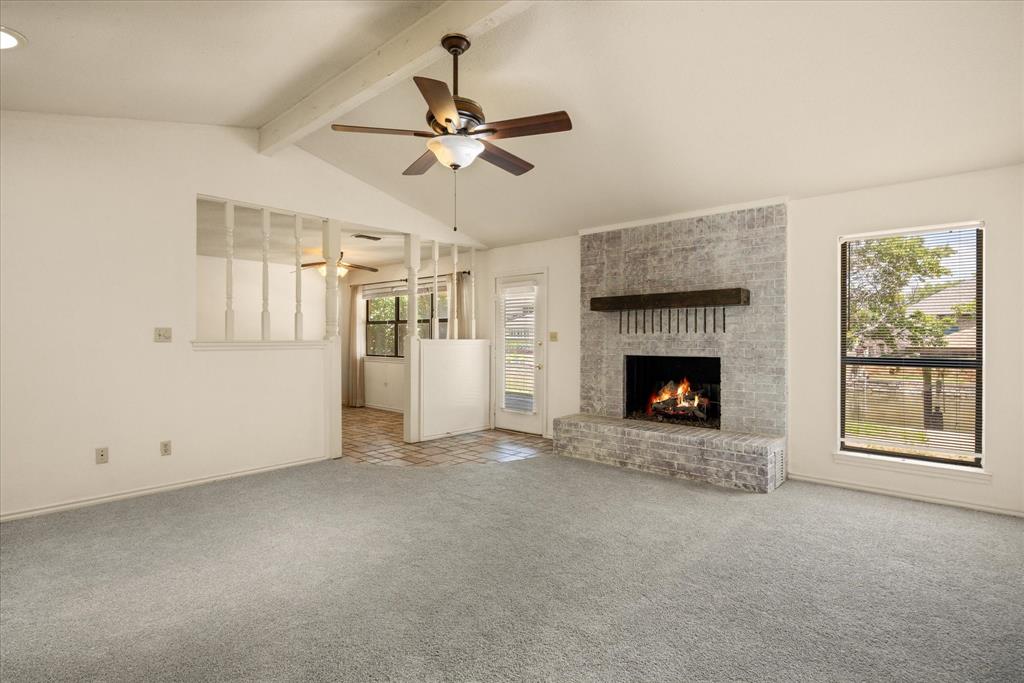 706 Tahiti Drive, Granbury, TX 76048