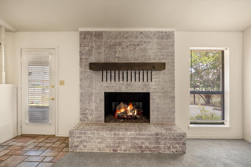706 Tahiti Drive, Granbury, TX 76048
