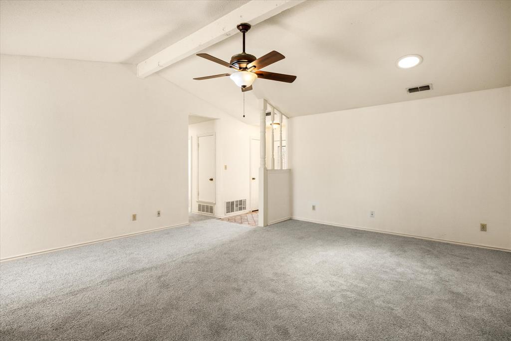 706 Tahiti Drive, Granbury, TX 76048