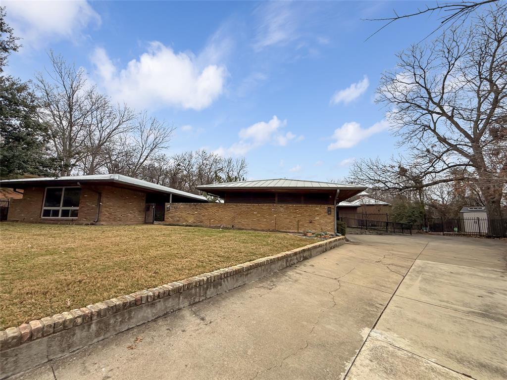 921 9th Street, Grand Prairie, TX 75050