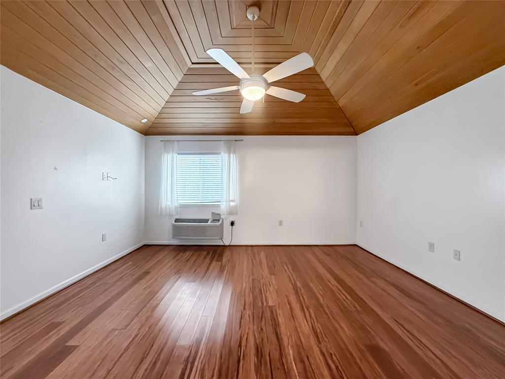921 9th Street, Grand Prairie, TX 75050