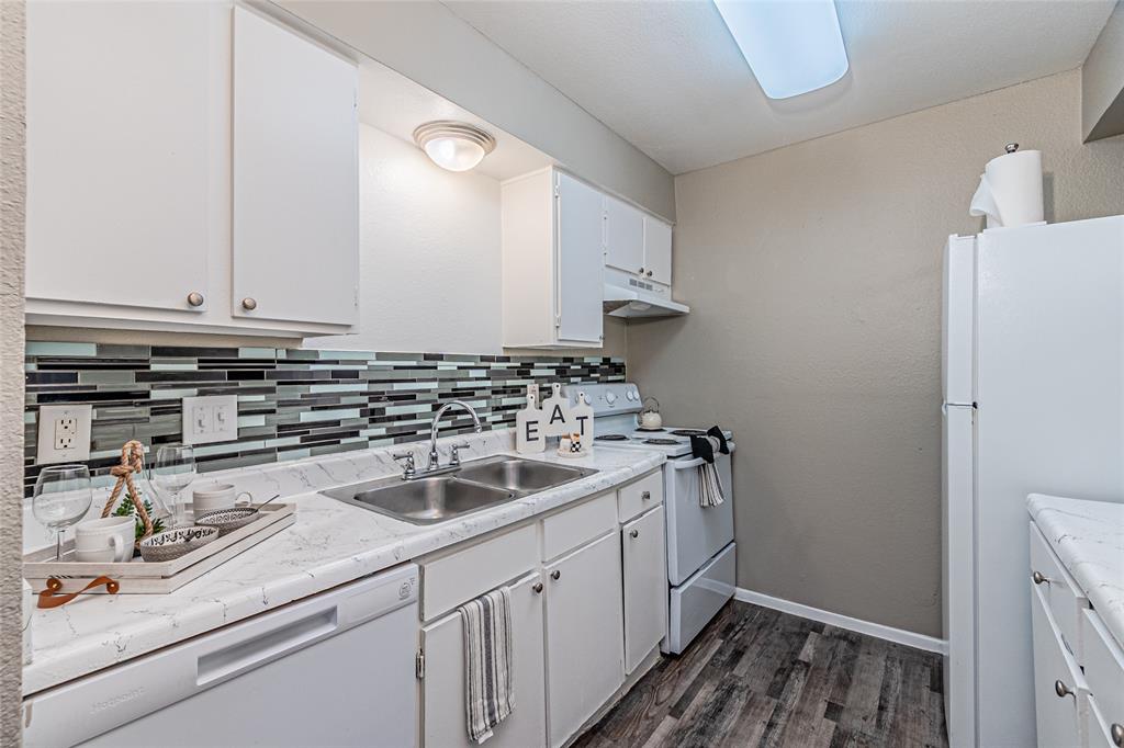 300 W Wintergreen Road, #226, DeSoto, TX 75115
