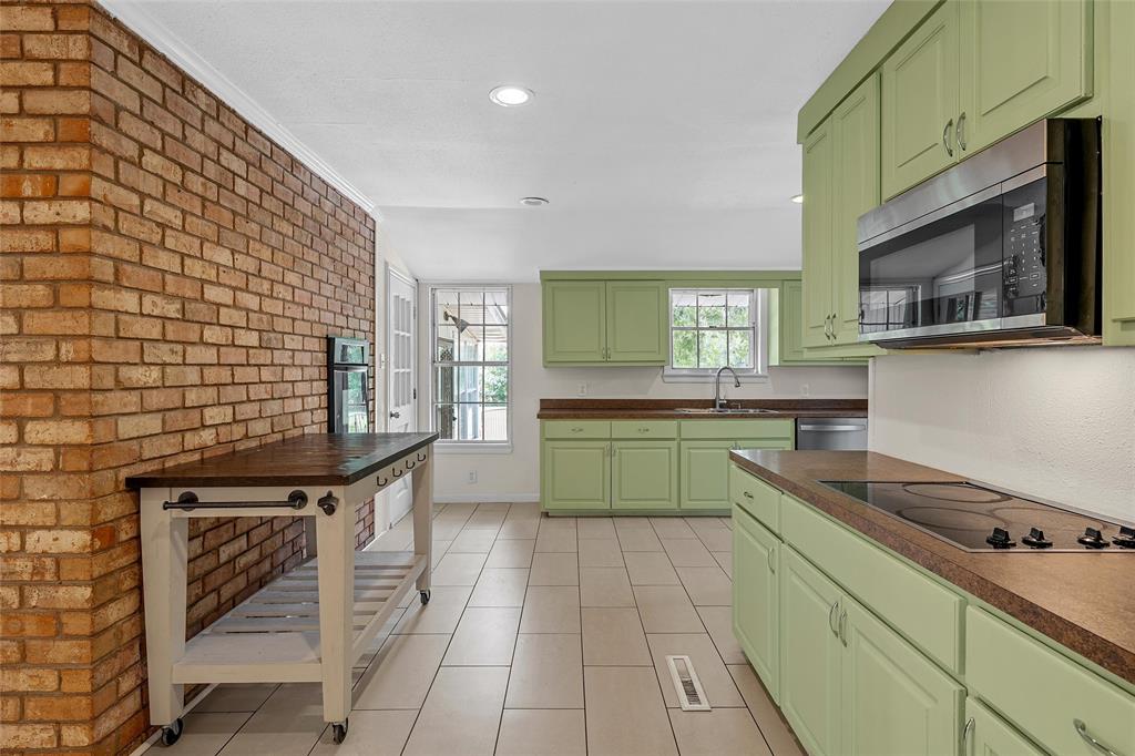 7483 Gholson Road, Waco, TX 76705