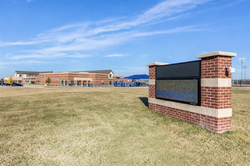Middle_School_Sign_Removed