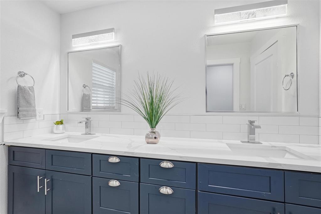 2518 W Amherst Avenue, Dallas, TX 75235