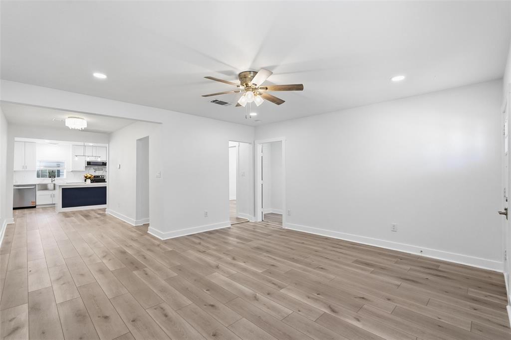 2518 W Amherst Avenue, Dallas, TX 75235