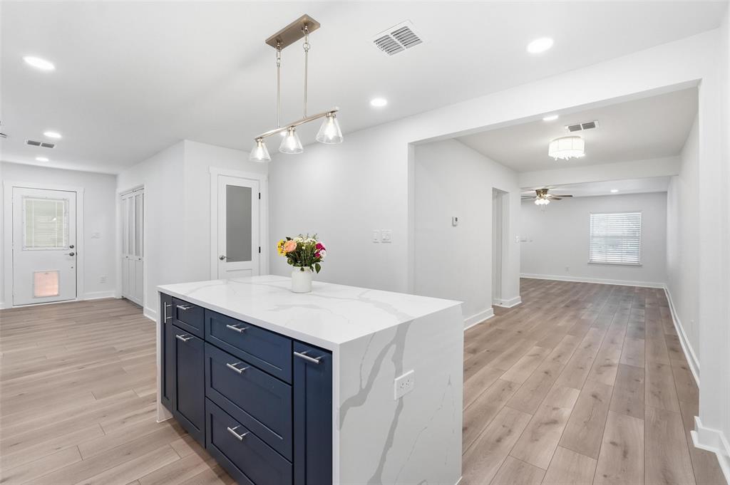 2518 W Amherst Avenue, Dallas, TX 75235