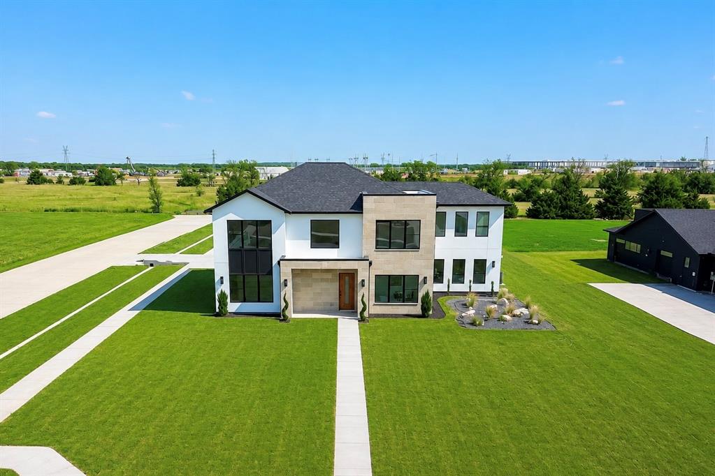 436 Whispering Way, Red Oak, TX 75154