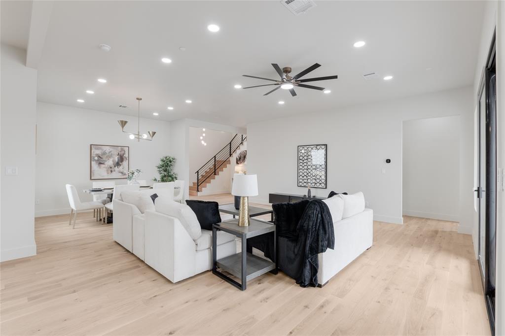 436 Whispering Way, Red Oak, TX 75154