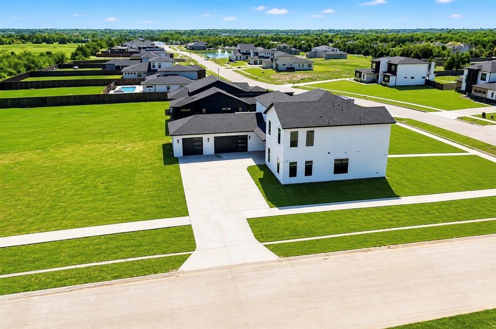 436 Whispering Way, Red Oak, TX 75154
