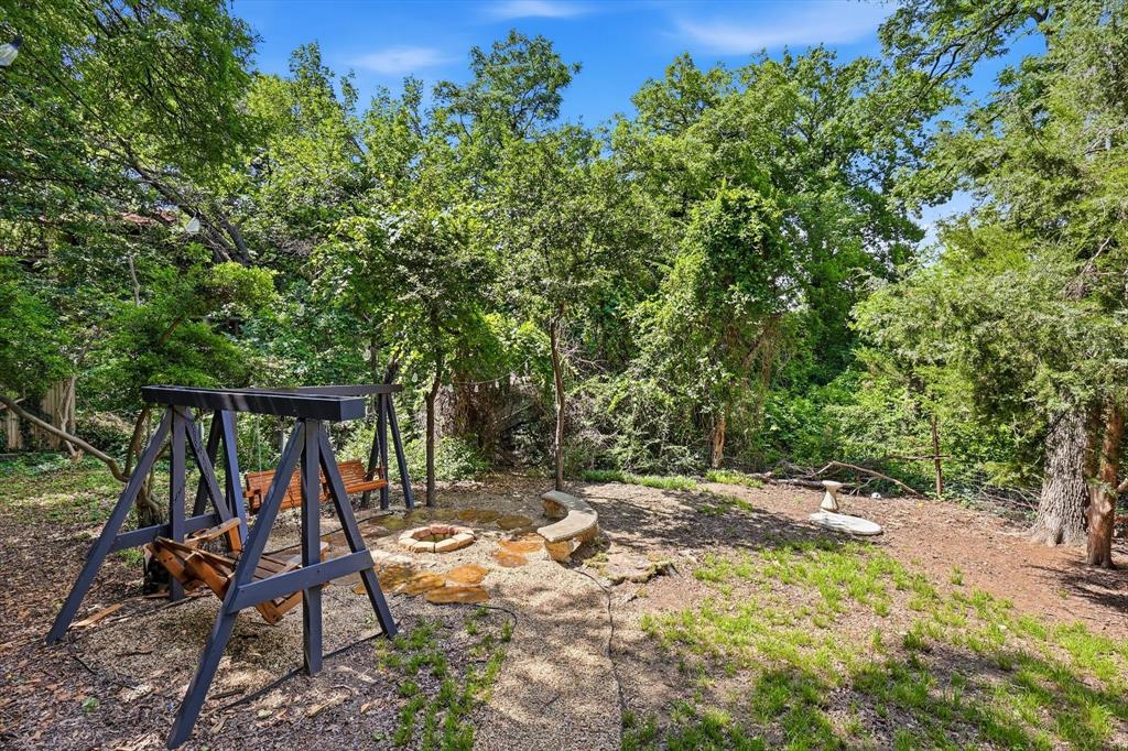 14917 Oaks North Drive, Addison, TX 75254