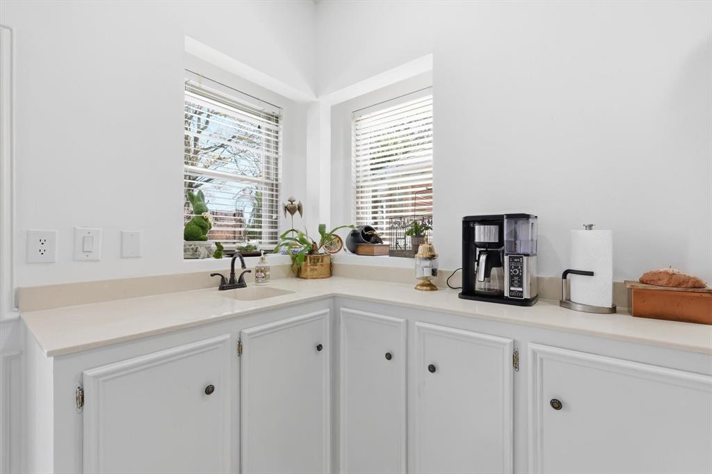 14917 Oaks North Drive, Addison, TX 75254
