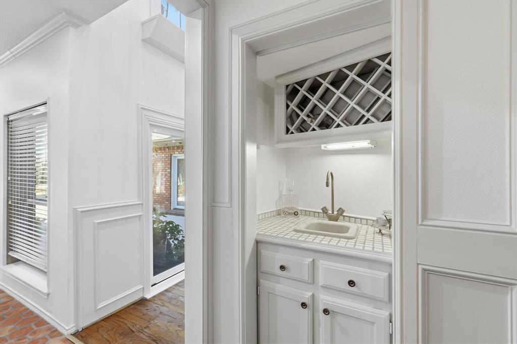 14917 Oaks North Drive, Addison, TX 75254 14917 Oaks North Drive, Addison, TX 75254