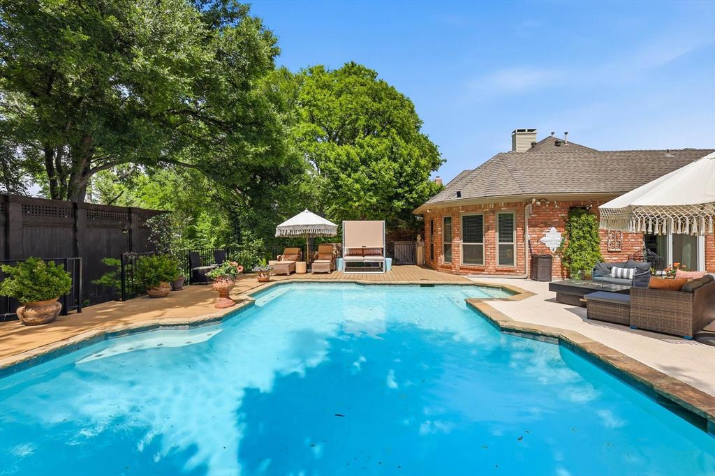 14917 Oaks North Drive, Addison, TX 75254