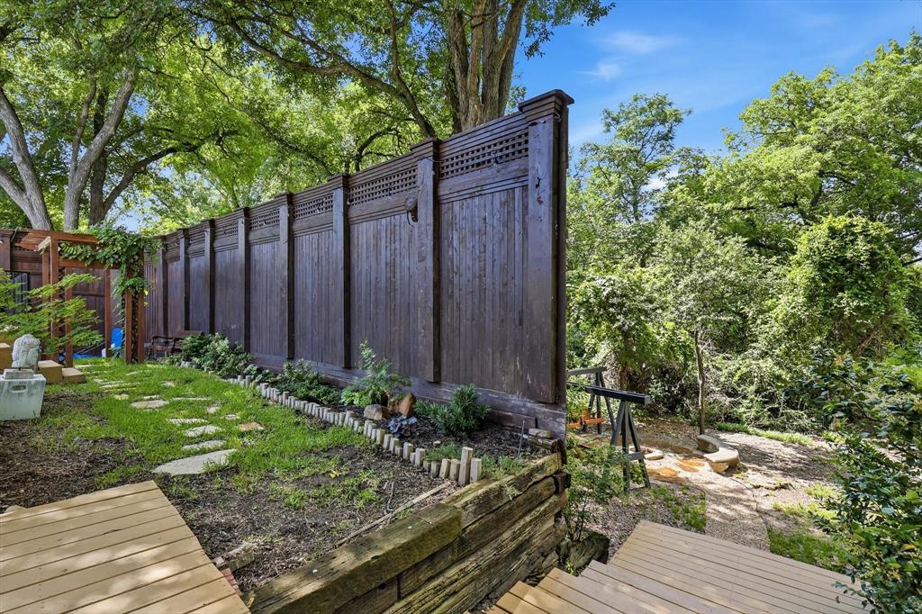 14917 Oaks North Drive, Addison, TX 75254