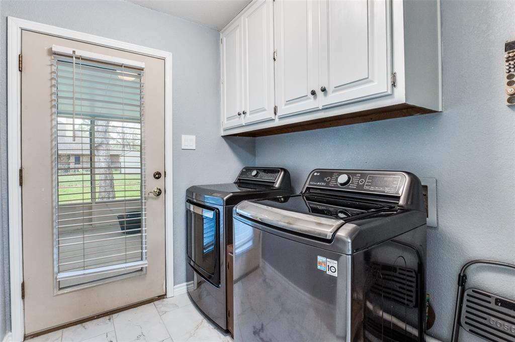 Laundry Room with access to Screened Porch