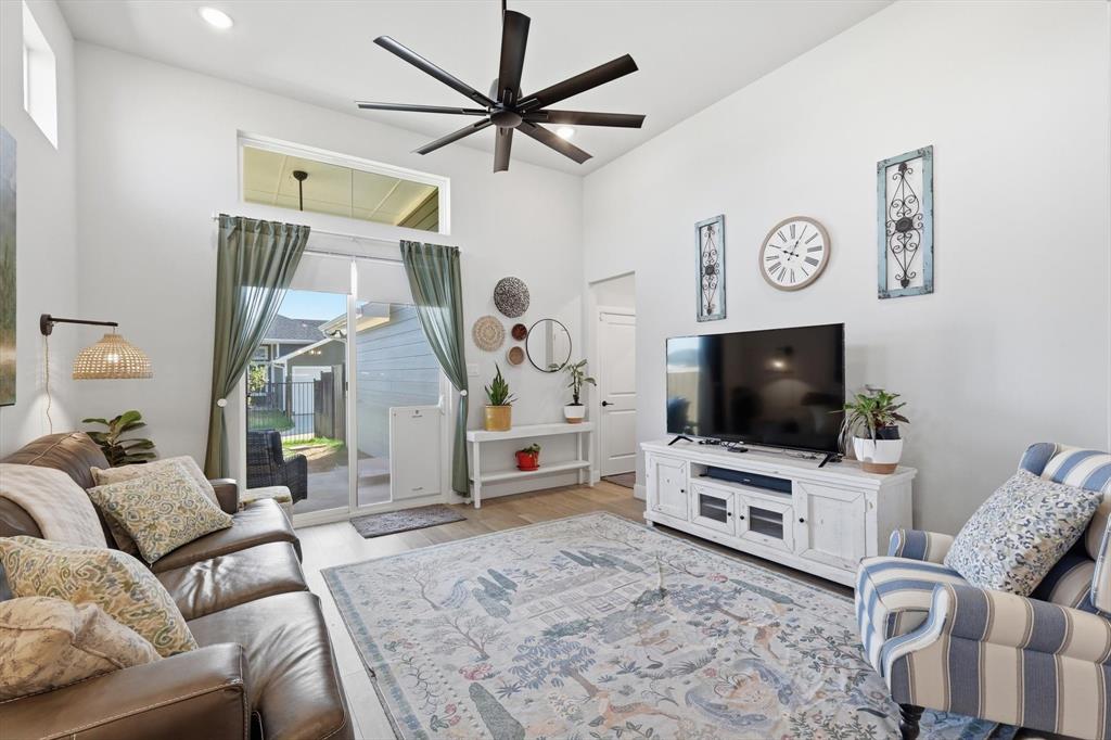 1018 Abigail Way, Midlothian, TX 76065