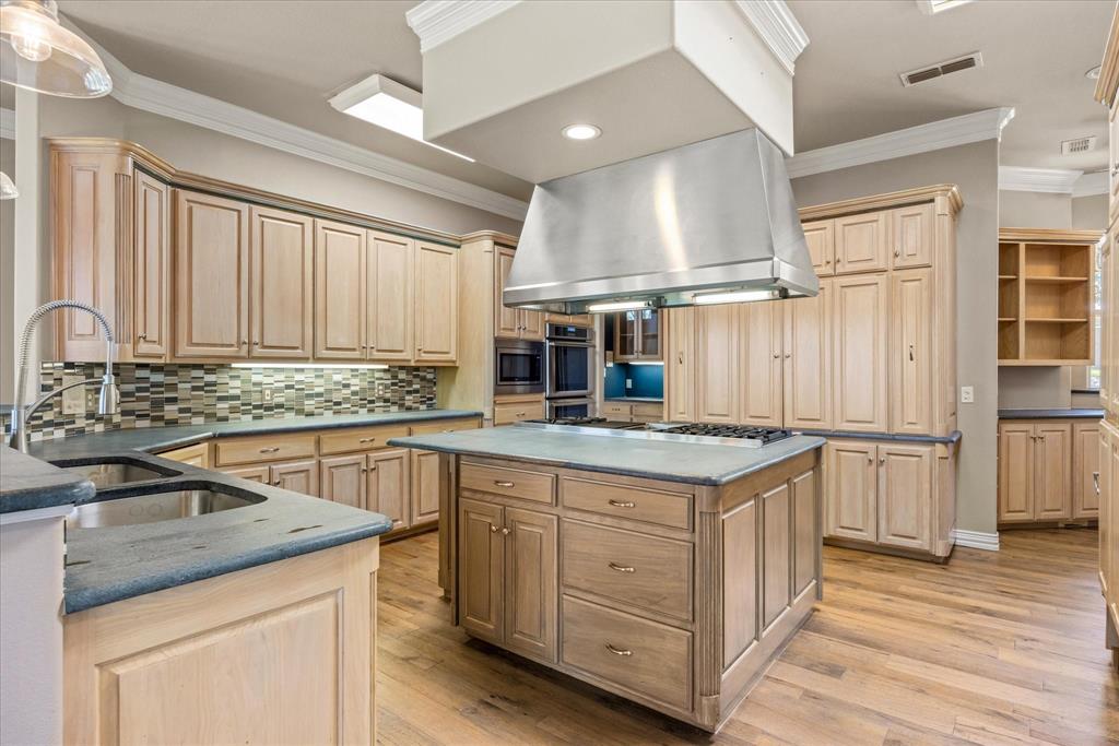 2306 Winton Terrace Court, Granbury, TX 76048
