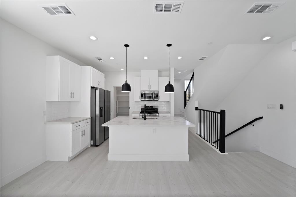 7207 Mohawk Drive, #102, Dallas, TX 75235