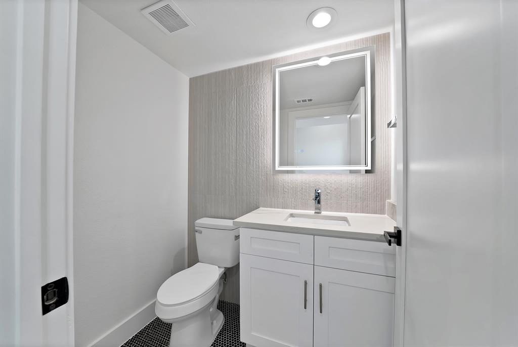 7207 Mohawk Drive, #102, Dallas, TX 75235