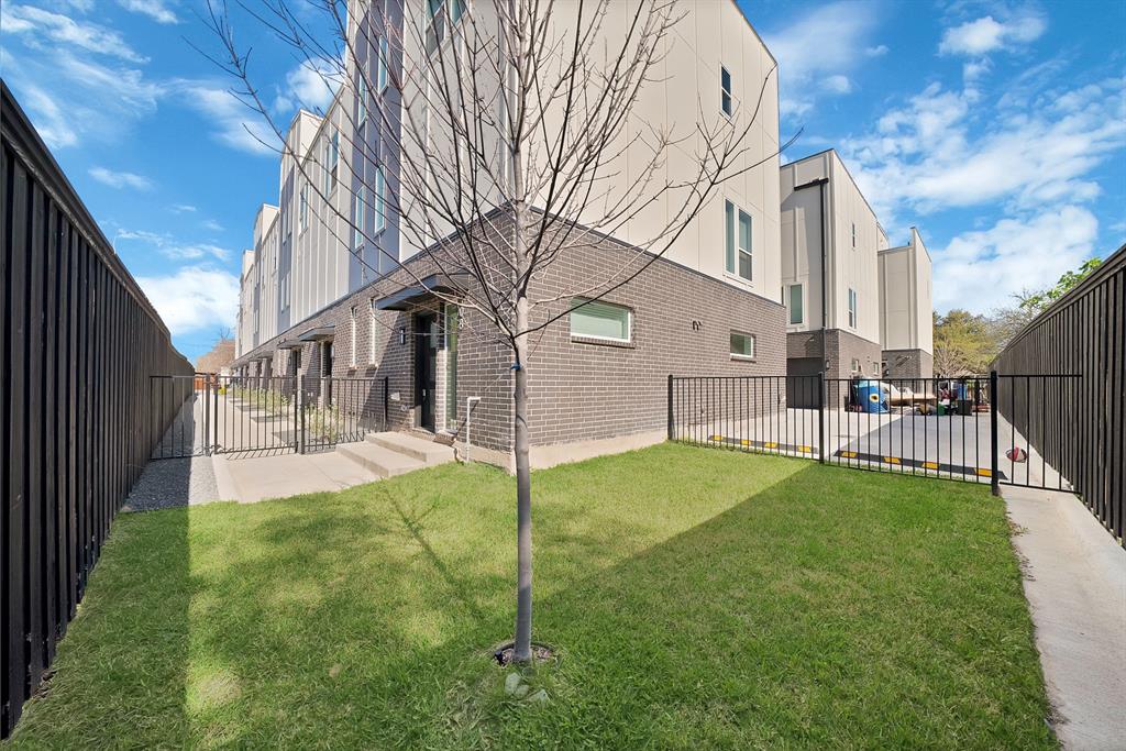 7207 Mohawk Drive, #102, Dallas, TX 75235 7207 Mohawk Drive, #102, Dallas, TX 75235