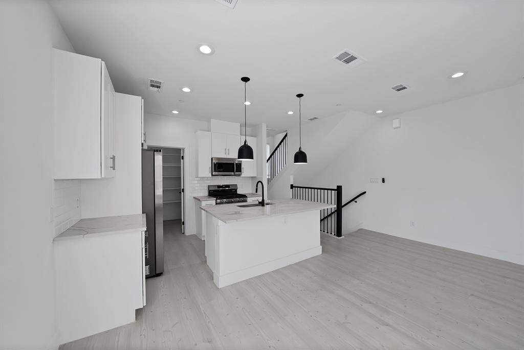 7207 Mohawk Drive, #102, Dallas, TX 75235