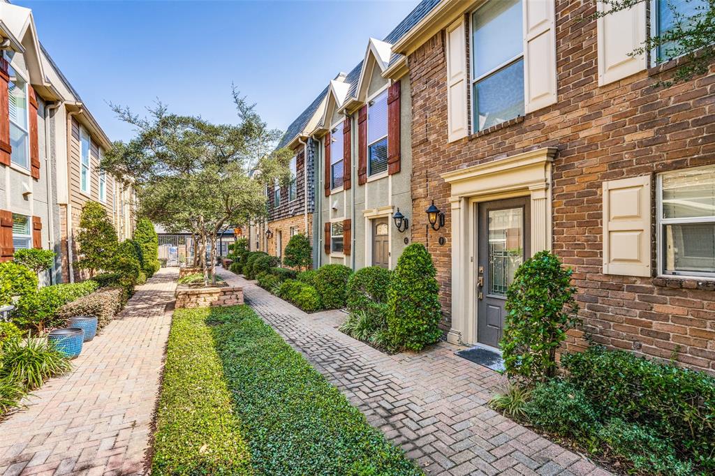 Gated boutique condo complex - North Oak Lawn